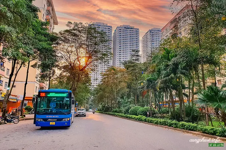 Các Tuyến Xe Bus Qua Melinh Plaza: Cập Nhật Lịch Trình & Hướng Dẫn Đi Lại