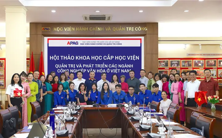 Quản Trị Và Phát Triển Các Ngành Công Nghiệp Văn Hóa Ở Việt Nam