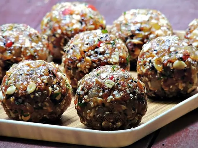 Khâu Làm Nhân Bánh