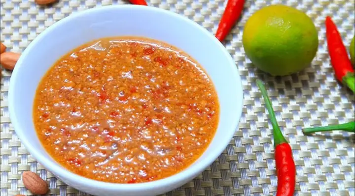 Bước 5: Làm Nước Chấm Bánh Cuốn Bước 5: Làm Nước Chấm Bánh Cuốn