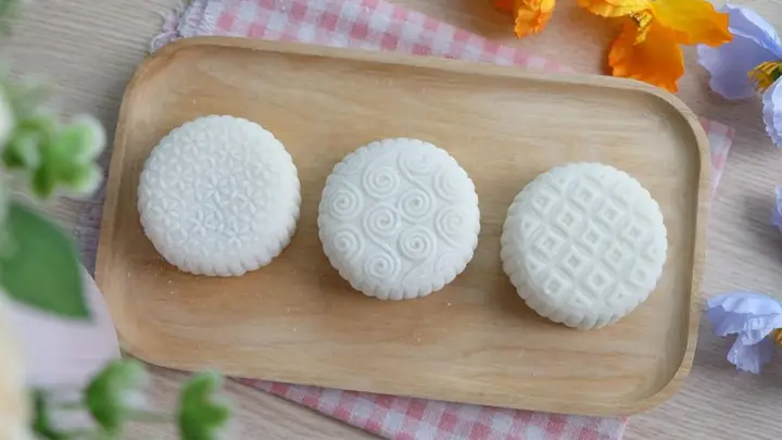 Cách Làm Bánh Trung Thu Dẻo Nhân Đậu Xanh Truyền Thống Thơm Ngon