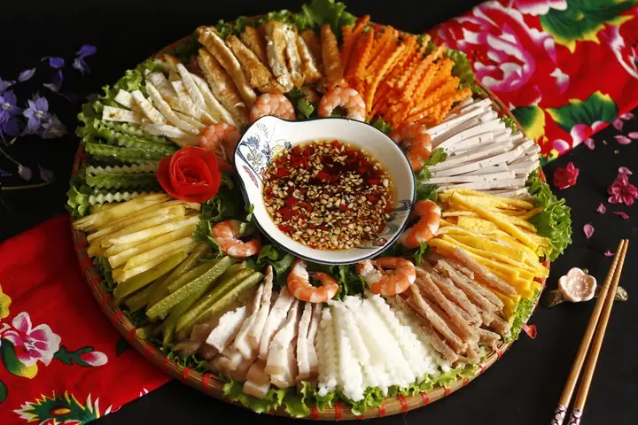Cách Làm Gỏi Cuốn Thập Cẩm Phiên Bản 'vét Tủ Lạnh'