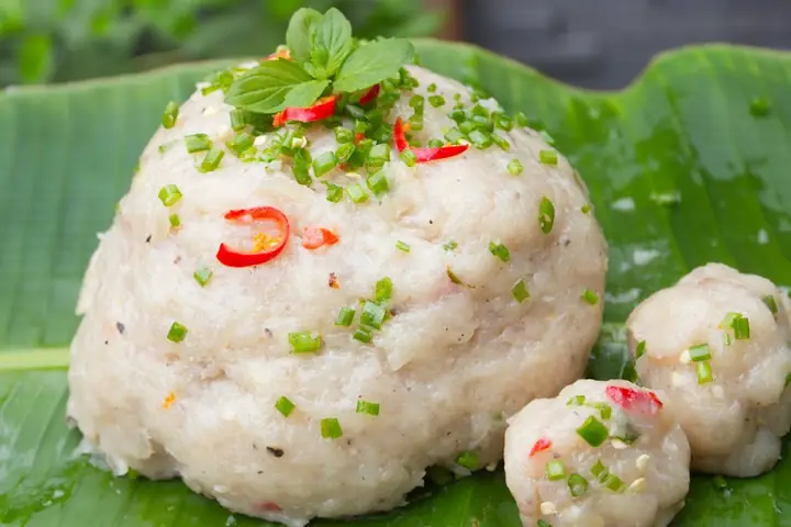 Bước 2: Rút Xương Và Nạo Nhuyễn Thịt Cá Bước 2: Rút Xương Và Nạo Nhuyễn Thịt Cá
