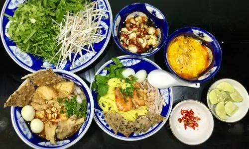Làm Mì Quảng Và Mì Quảng Trộn Lạ Miệng Cho Cả Nhà - Báo ...