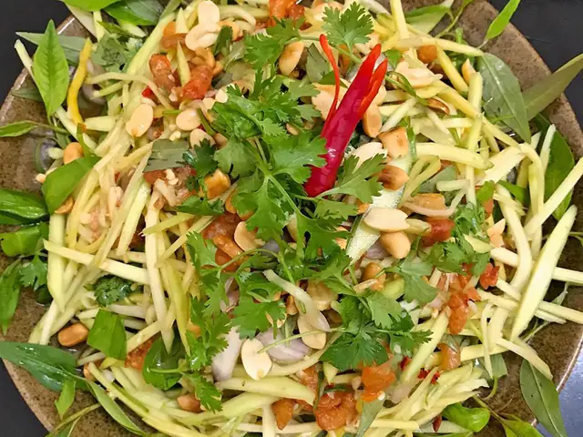 Một Số Lưu Ý Khi Làm Nộm Gà Xoài Xanh