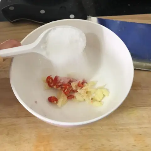 Bước 3: Trộn Nước Gỏi