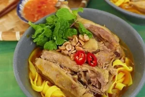 Cách Nấu Mì Quảng Vịt Chuẩn Vị Phan Thiết Đơn Giản Tại Nhà