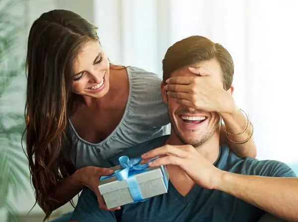 20+ Gợi Ý Tặng Quà Sinh Nhật Cho Chồng Tạo Bất Ngờ – Ansgift