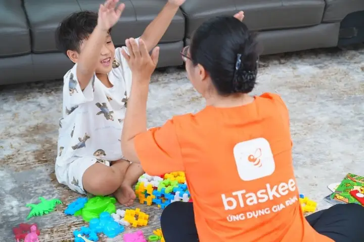 Vẽ Yêu Thương, Vun Đắp Kỷ Niệm: Thời Gian Đâu Cho Những Khoảnh Khắc Này? Vẽ Yêu Thương, Vun Đắp Kỷ Niệm: Thời Gian Đâu Cho Những Khoảnh Khắc Này?