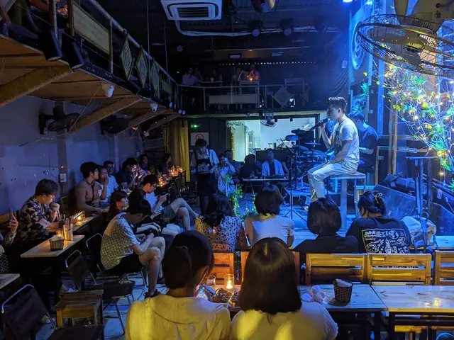 Những Quán Cafe Nhạc Sống Ở Hà Nội Là Nơi Giải Trí Yêu Thích Của Các Bạn Trẻ Những Quán Cafe Nhạc Sống Ở Hà Nội Là Nơi Giải Trí Yêu Thích Của Các Bạn Trẻ