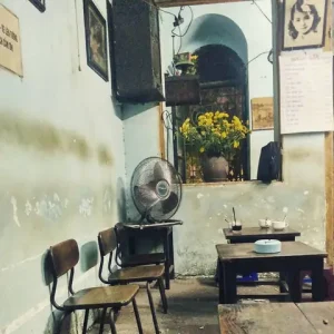 Cà Phê Đinh 13 Đinh Tiên Hoàng: Huyền Thoại Một Thời Giữa Lòng Hà Nội