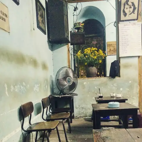 Cà Phê Đinh 13 Đinh Tiên Hoàng: Huyền Thoại Một Thời Giữa Lòng Hà Nội