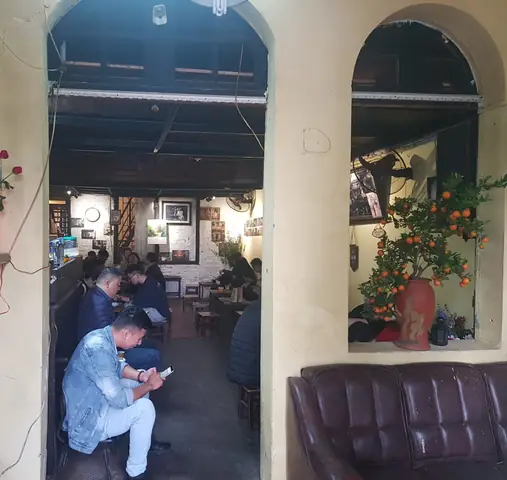 Cafe Đinh – Quán Cũ Với Tên Gọi Do Chính Khách Đặt