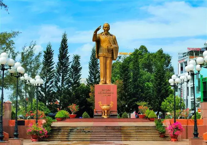 Người Chọn Vị Trí Đặt Tượng Đài Bác Hồ Trên Bến Ninh Kiều Ảnh 2
