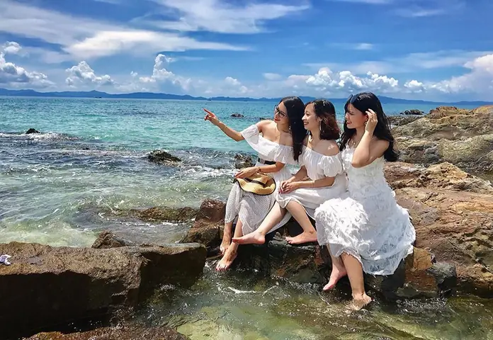 Cảng Cái Rồng Đi Cô Tô