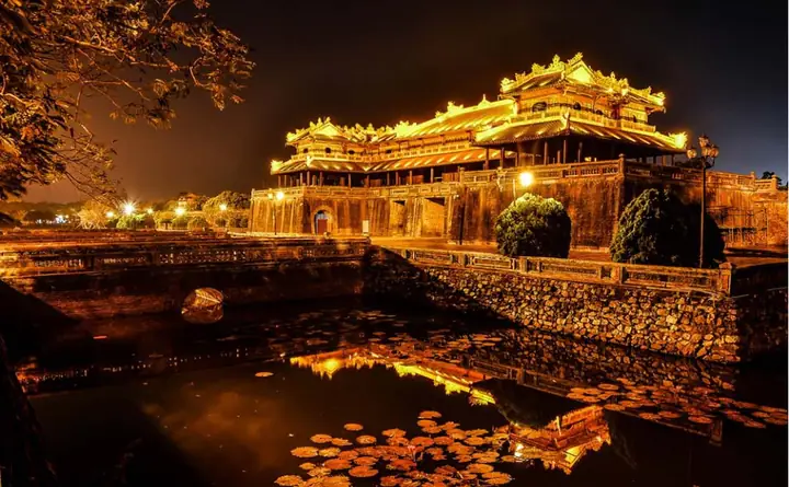 Dạo Quanh Kinh Thành Huế