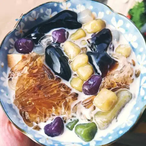 Quán Chè Hé Đà Lạt Nổi Tiếng Nhất Nhì Thành Phố Cũ