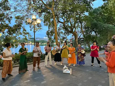 Chỉ Đường Ra Phố Đi Bộ Hồ Gươm Chỉ Đường Ra Phố Đi Bộ Hồ Gươm