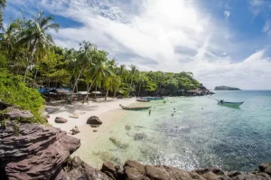 Chi Phí Đi Phú Quốc Mới Nhất 2026 - Nên Đi Tour Hay Tự Túc?
