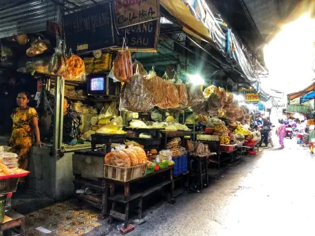 Chợ Bà Hoa Sài Gòn Bán Gì? Review Chi Tiết Từ A - Z