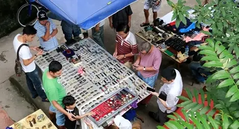 Độc Đáo Phiên Chợ Đồ Xưa Giữa Trung Tâm Hà Nội - Báo Công An ...
