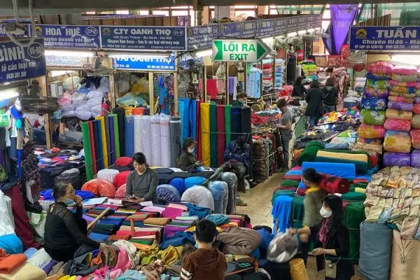 Quần Áo Ở Chợ Ninh Hiệp Có Rẻ Không?