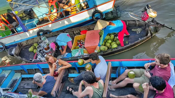 Cai Rang Floating Market (chợ Nổi Cái Răng, Cần Thơ) Cai Rang Floating Market (chợ Nổi Cái Răng, Cần Thơ)