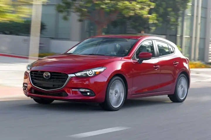 Mazda 3 2017 Là Mẫu Sedan Hạng C Nổi Bật, Dịch Vụ Cho Thuê Xe Mazda 3 2017 Tự Lái