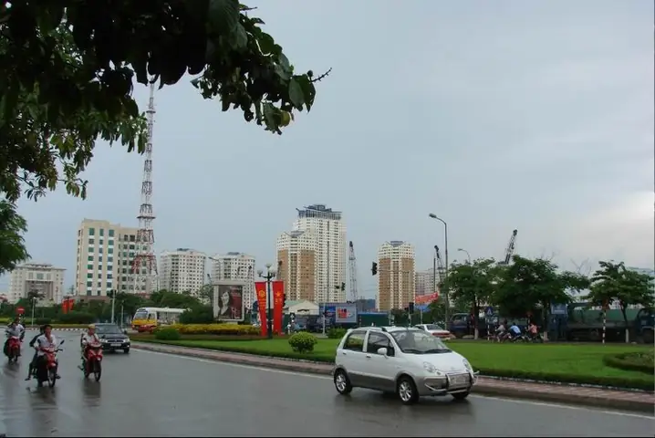 Chủ Tịch Đầu Tiên Của Hà Nội