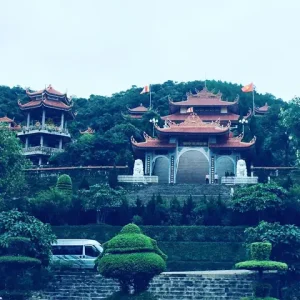 Cổng Tam Quan Chùa Cái Bầu