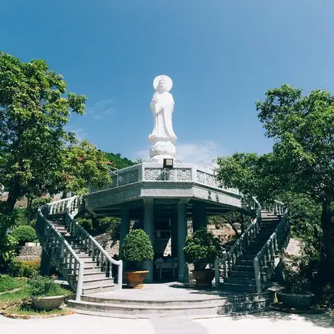 Nghỉ Ngơi Ở Đâu Khi Đến Chùa Cái Bầu?