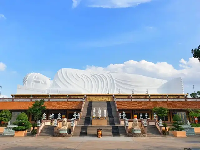 Chùa Hội Khánh Bình Dương
