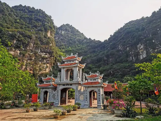 🔹 Chùa Duyên Ninh (ninh Bình)