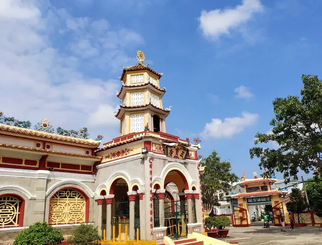 Thăm Chùa Sắc Tứ Tam Bảo Ở Rạch Giá – Kiên Giang