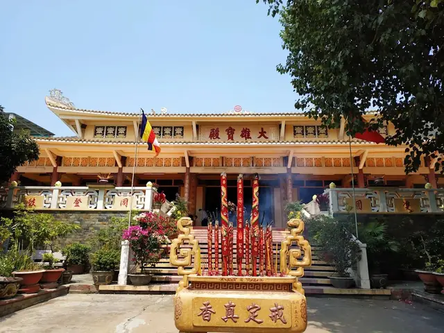 Chiêm Bái, Cầu Bình An, May Mắn