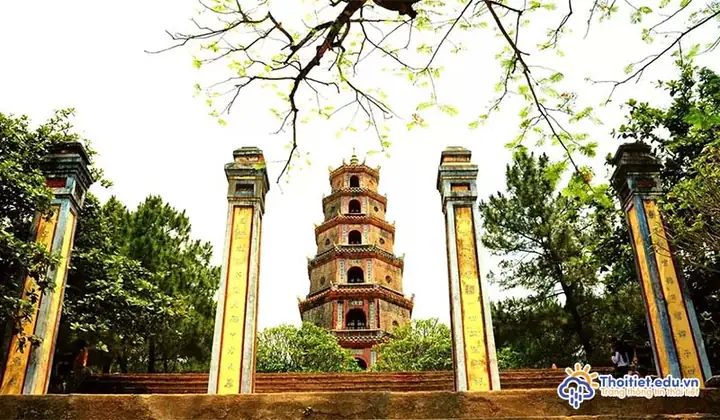 Tháp Phước Duyên