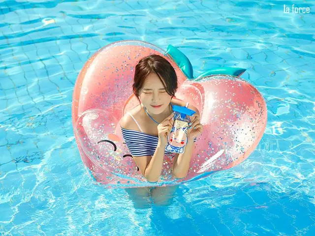 Chụp Hình Cùng Với Phao