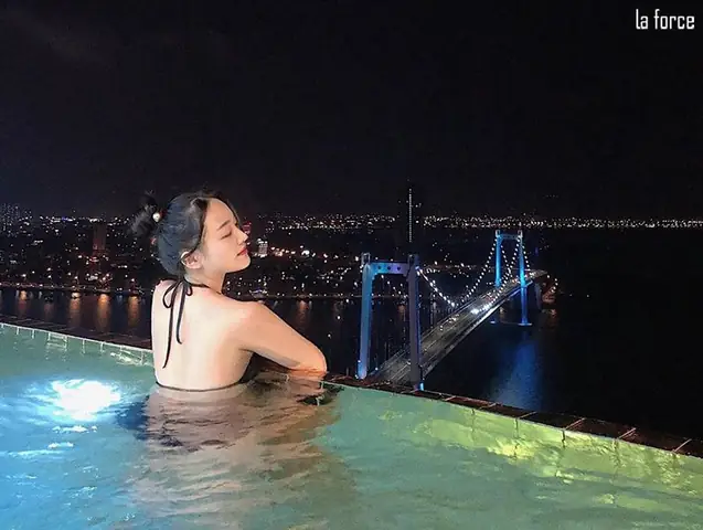 Nhìn Xa Xăm Sang Một Hướng Khác