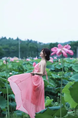 Váy Dài Hở Lưng
