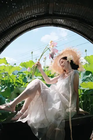 Váy Tơ Trắng Bồng Bềnh