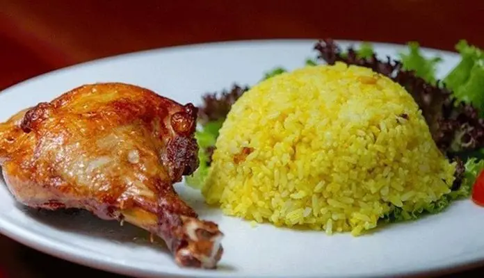 Minh Thư 2 - Cơm Gà Xối Mỡ Ở Tp. Hcm | Foody.vn