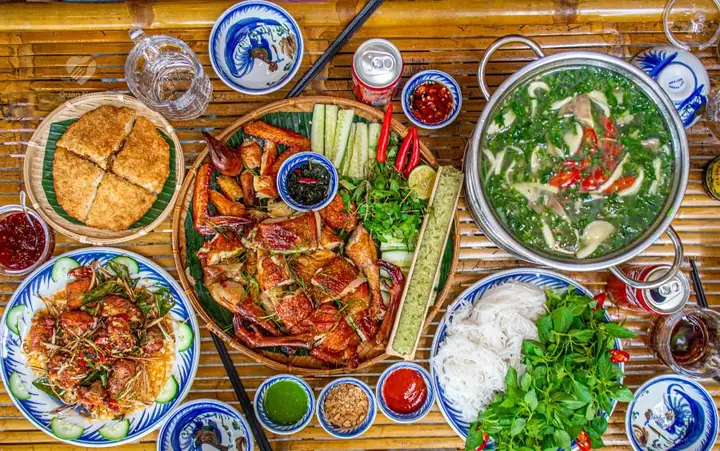 #7. Quán Cơm Gà 3 Lu #7. Quán Cơm Gà 3 Lu