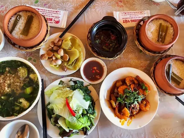Hương Việt – Quán Cơm Niêu Nha Trang Đượm Vị Miền Trung Hương Việt – Quán Cơm Niêu Nha Trang Đượm Vị Miền Trung