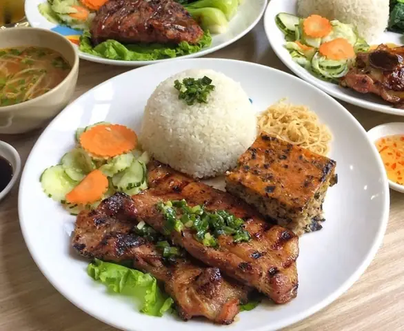 Quán Cơm Tấm Sườn Que Nha Trang