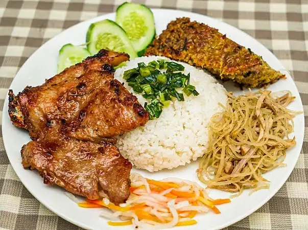 Cơm Tấm Nha Trang – Lưu Ngay 15 Quán Ăn Ngon Nổi Tiếng