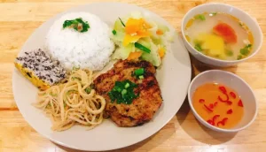 Cơm Tấm Hà Nội Là Món Ăn Bình Dị Thân Thương Mang Trong Mình Hơi Thở Của Thủ Đô Nghìn Năm Văn Hiến