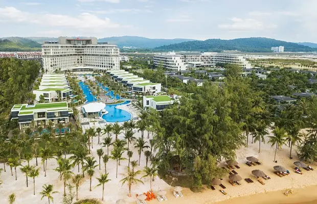 Khách Sạn, Resort
