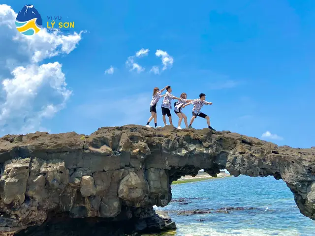 Cổng Tò Vò Đảo Lý Sơn Có Gì Thú Vị?