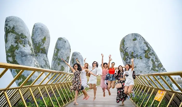 Công Ty Cổ Phần Du Lịch Khách Sạn Phùng Hưng