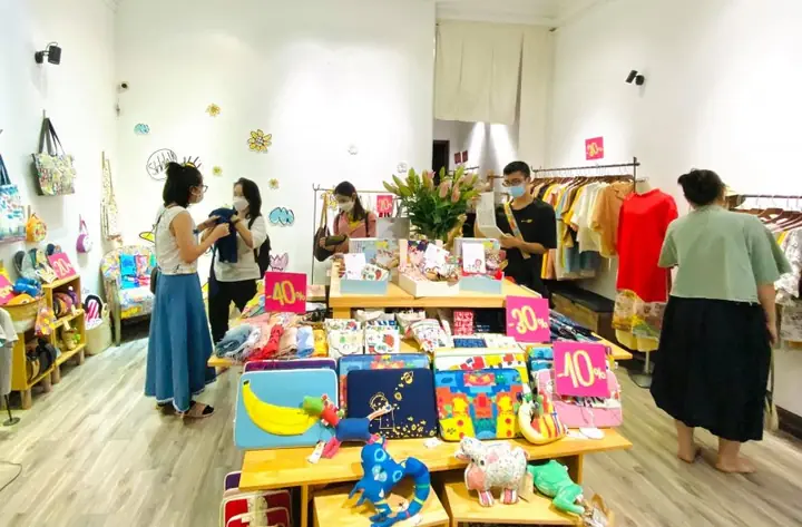 Cửa hàng bán đồ lưu niệm Hà Nội sản phẩm mang nét truyền thống